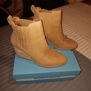 Toms Noa Tan Ankle Booties